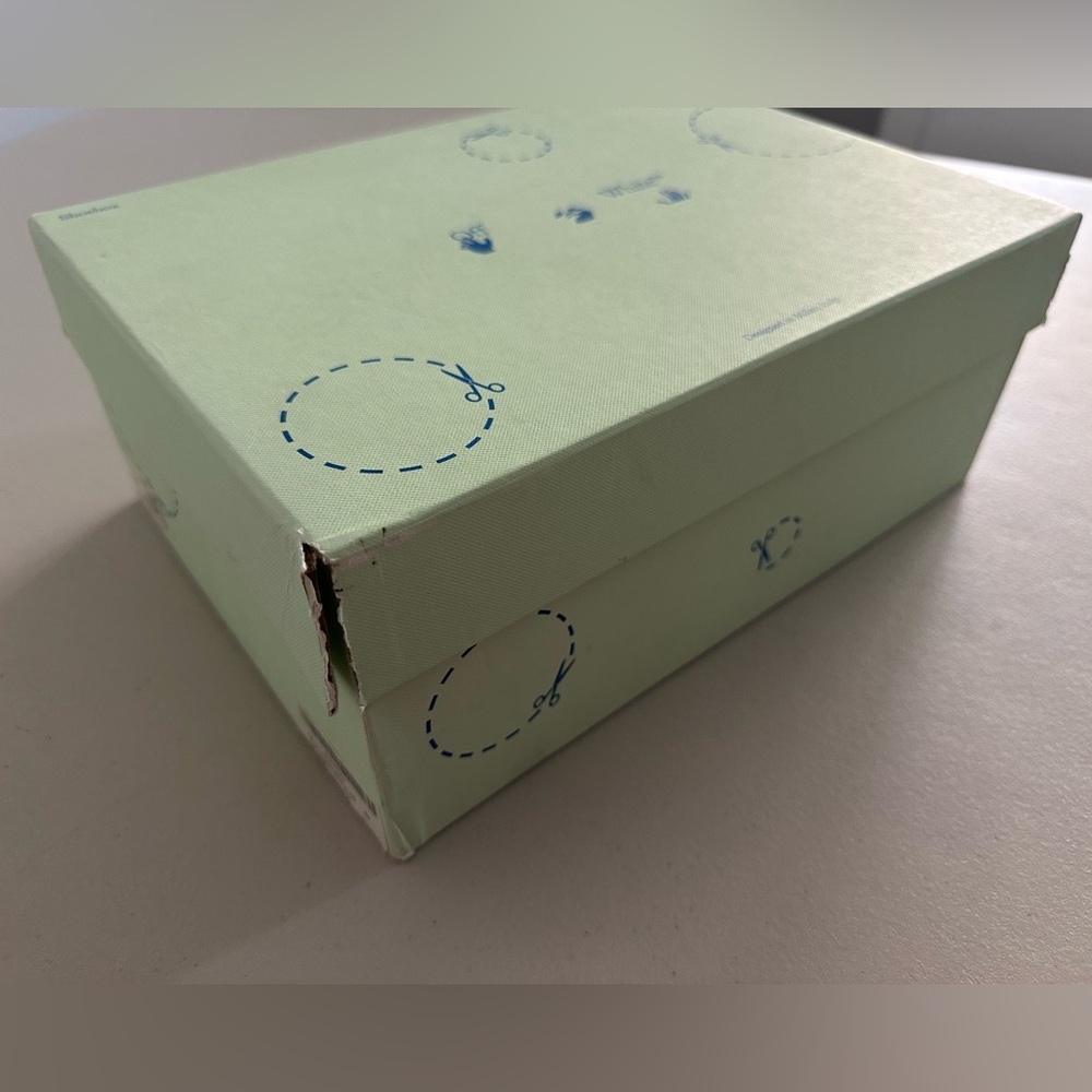 Off-White Empty Shoe Box - image 3